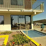 Super Inn Motel